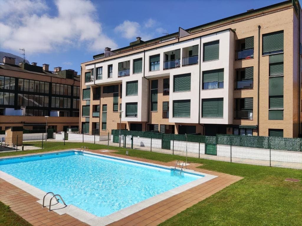 Piscina del apartamento Costa de Llanes